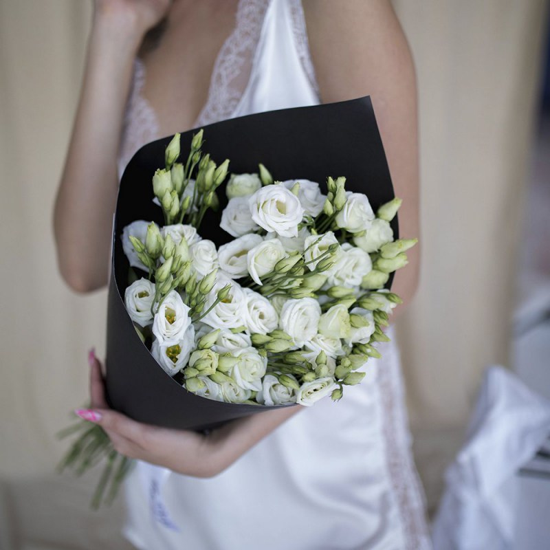  букет из белых эустом